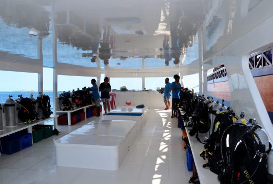 Nautilus Two_Diving Dhoni